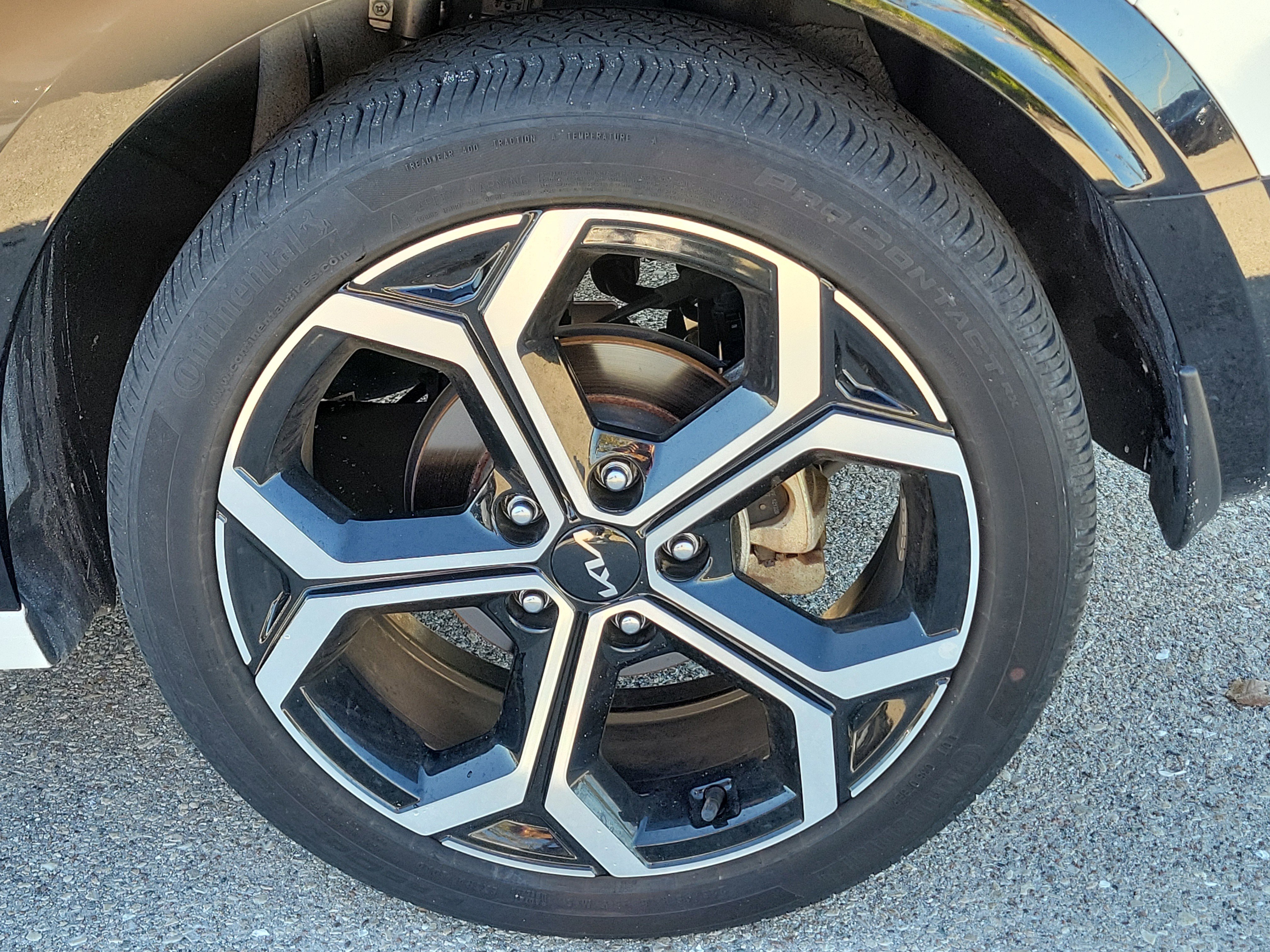 Used 2023 Kia Niro EX Touring image 11