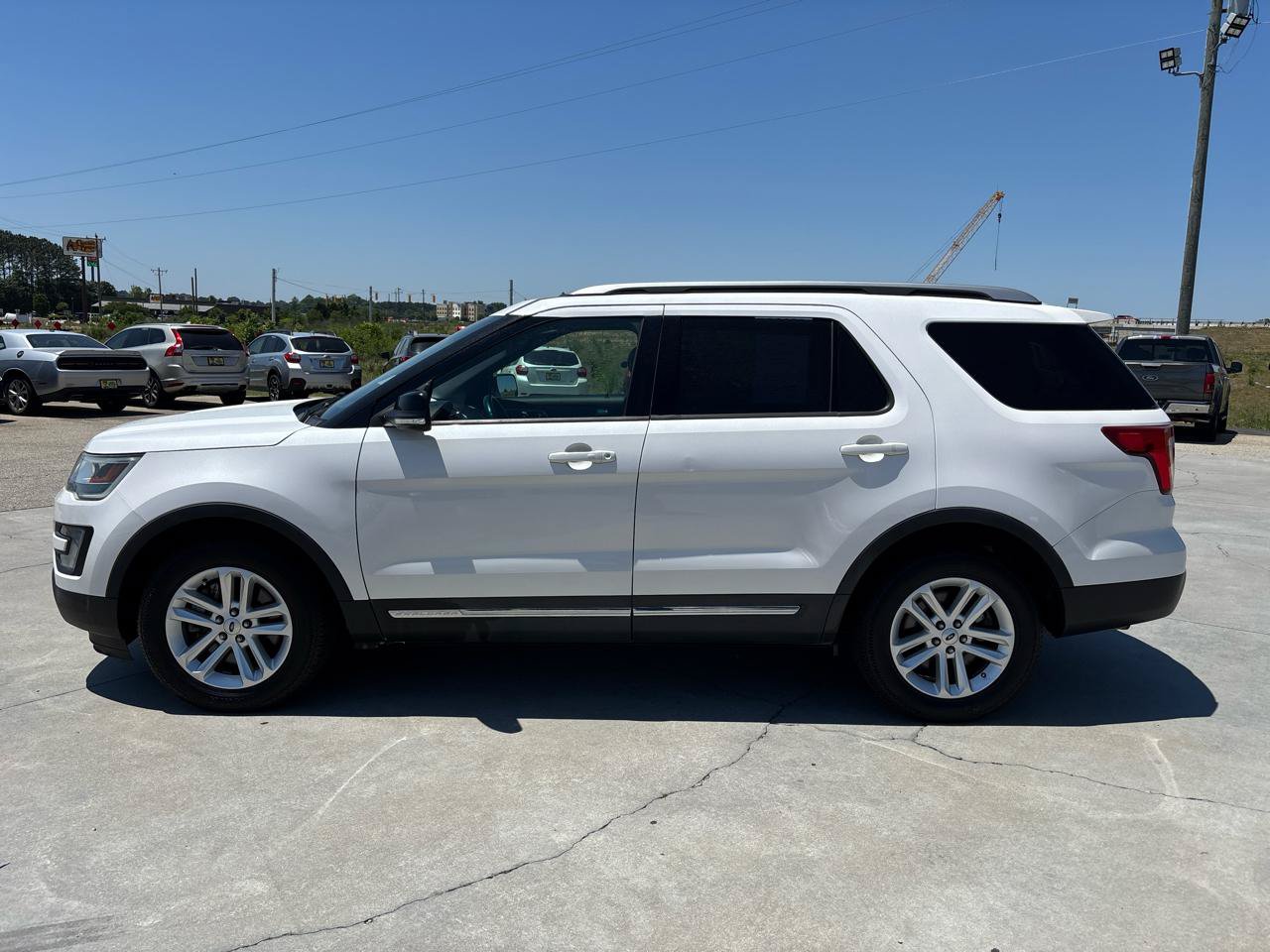 Used 2016 Ford Explorer XLT w/ Equipment Group 202A FWD image 7