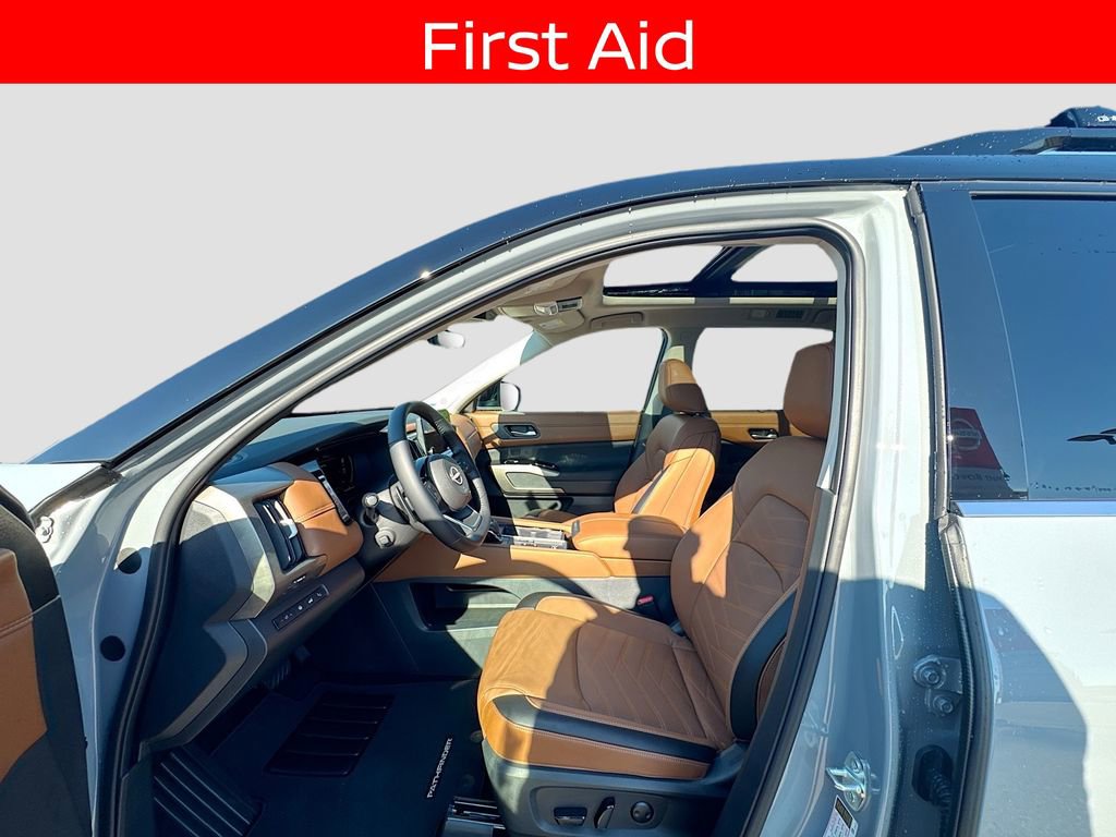 Used 2025 Nissan Pathfinder Platinum w/ Cargo Package image 20