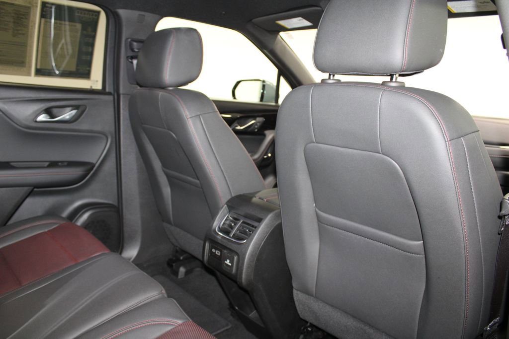 Used 2025 Chevrolet Blazer RS FWD image 31