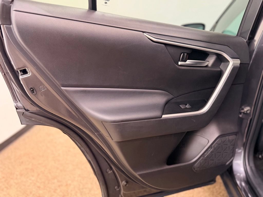 Used 2025 Toyota RAV4 XLE FWD image 22