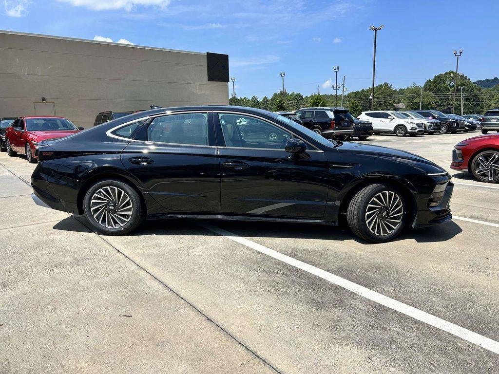 New 2026 Hyundai Sonata Limited FWD image 27