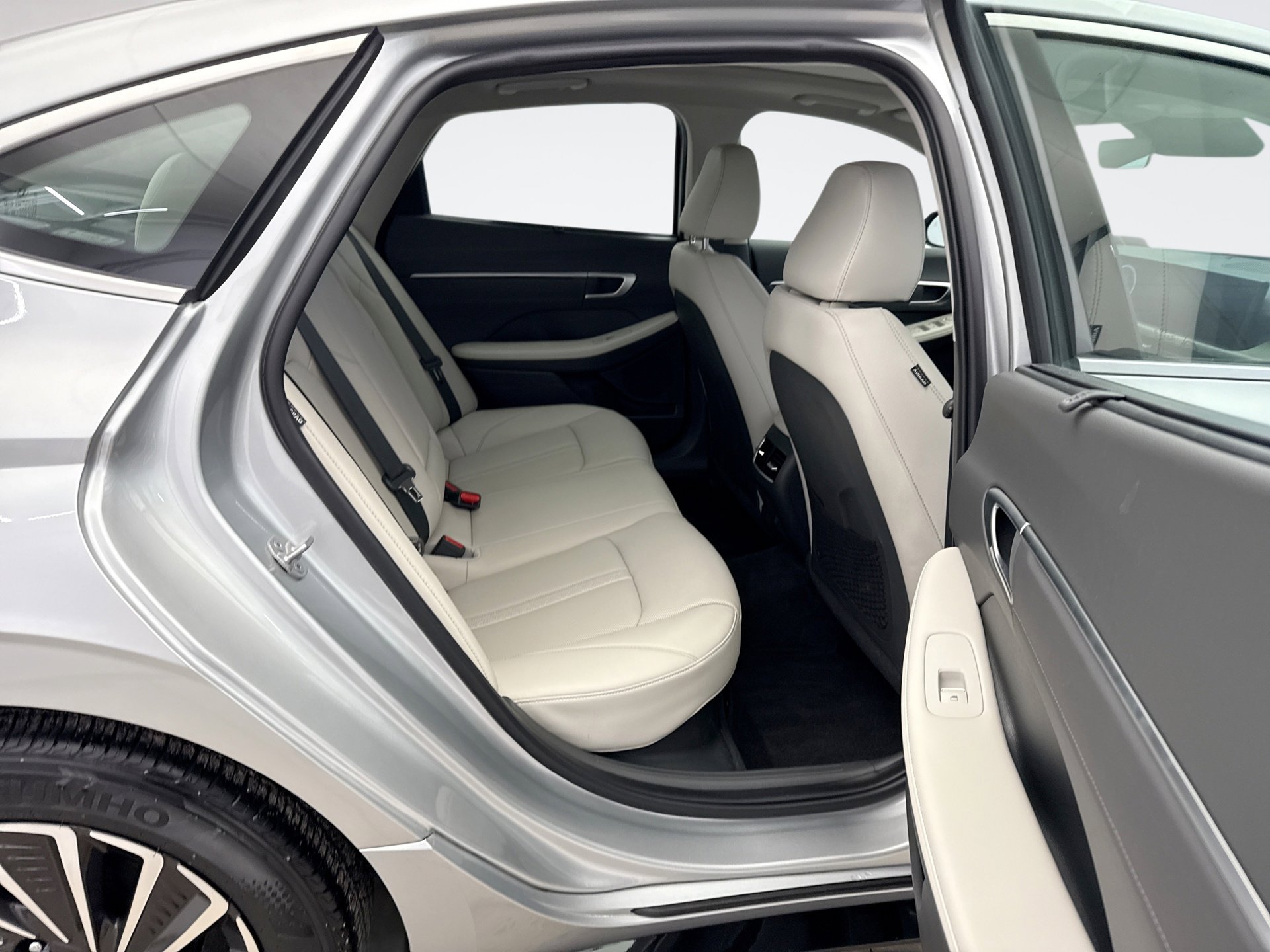 Used 2025 Hyundai Sonata Limited image 18