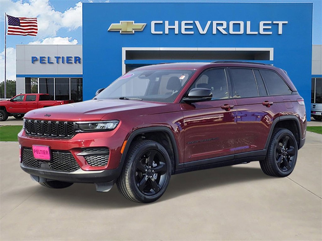 Used 2023 Jeep Grand Cherokee Altitude image 3