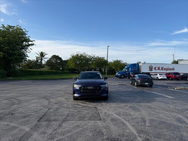 Used 2021 Audi e-tron Premium w/ Convenience Plus Package image 7