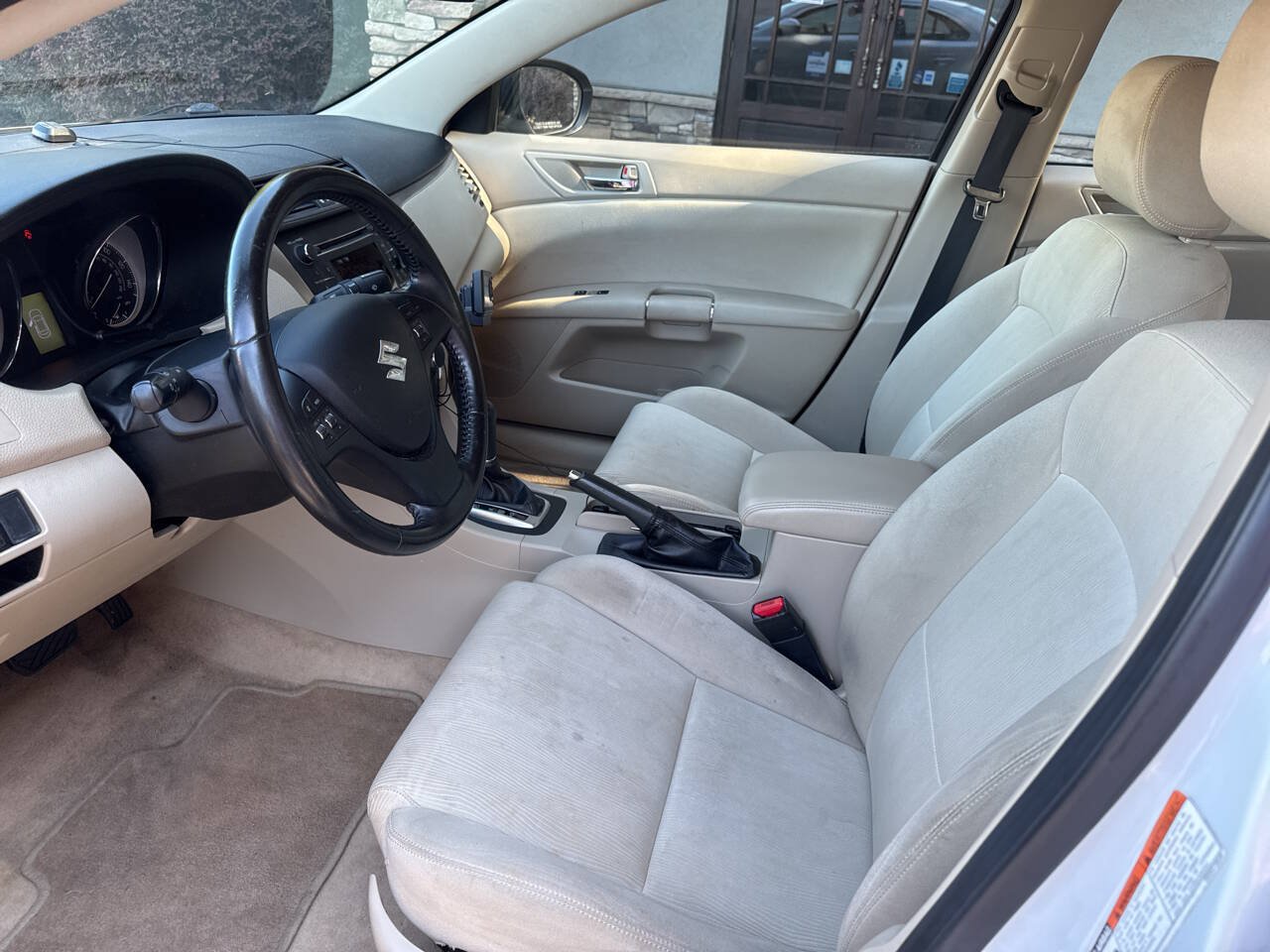 Used 2012 Suzuki Kizashi SE FWD image 6