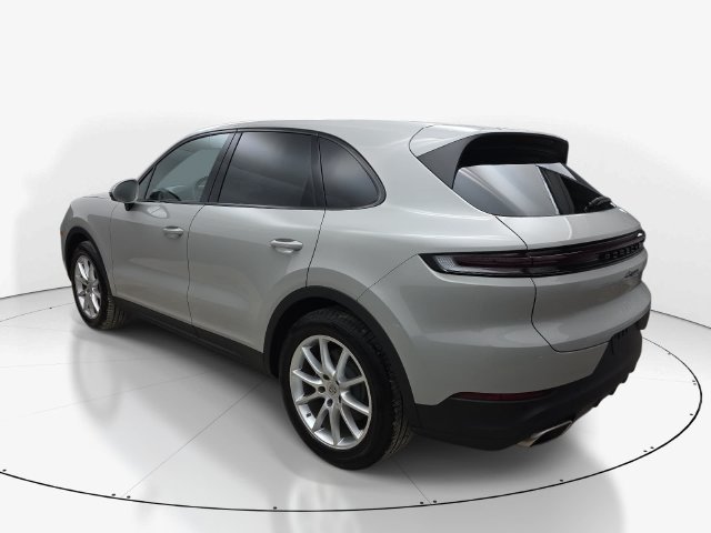 Used 2024 Porsche Cayenne AWD/4WD image 8