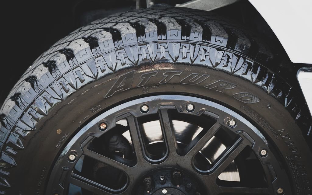 Used 2013 Ford F150 XLT w/ Luxury Equipment Group image 3