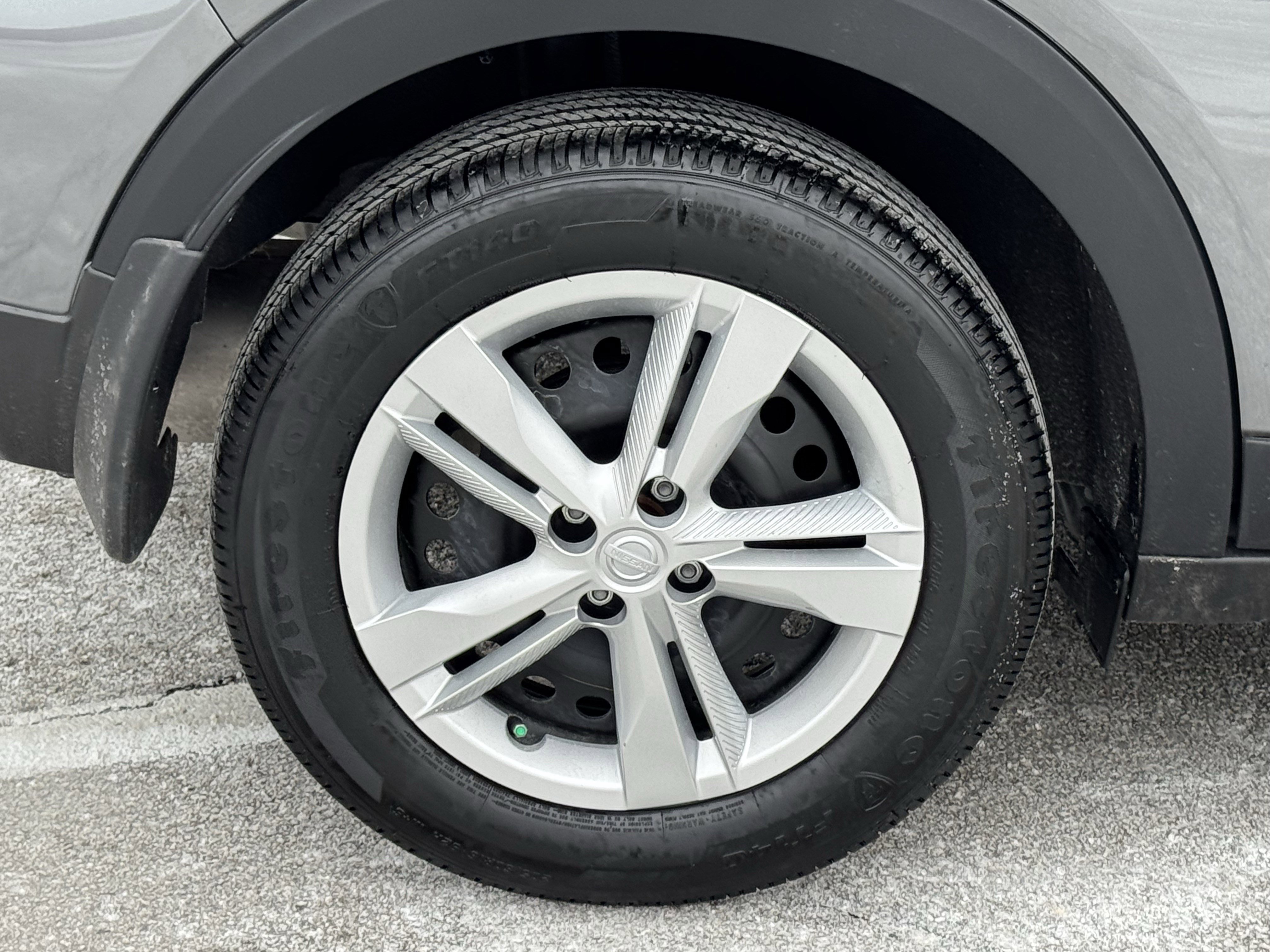 Used 2025 Nissan Kicks Play S image 37