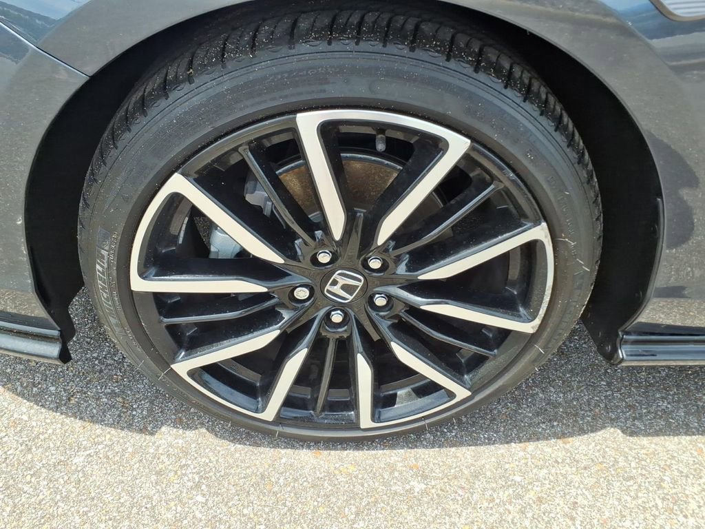 Used 2023 Honda Accord Touring image 9