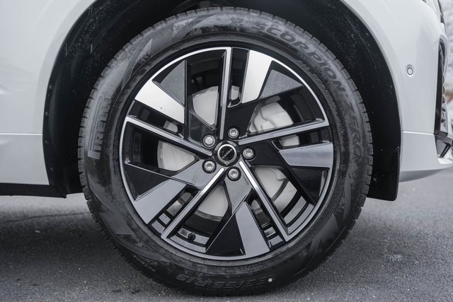 New 2026 Volvo XC60 B5 Plus w/ Protection Package Premier image 18