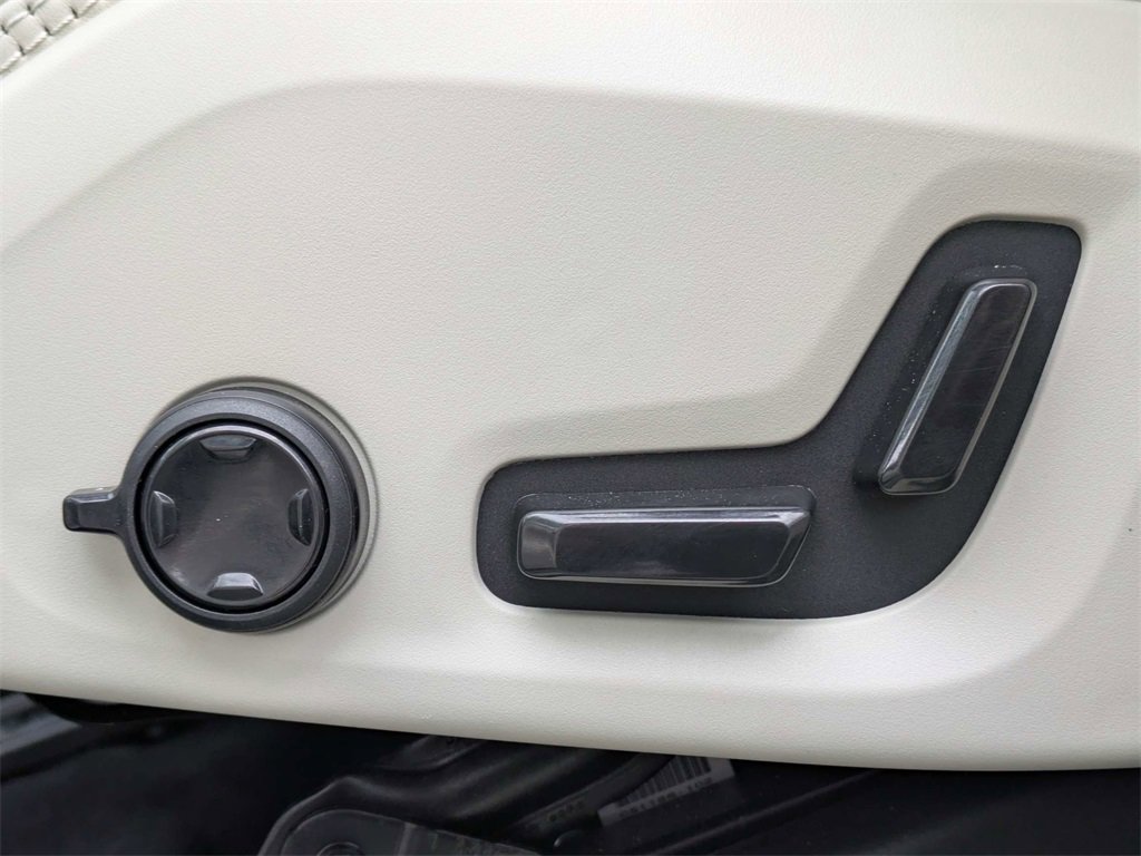 Used 2023 Volvo XC90 B6 Ultimate w/ Protection Package Premier image 26