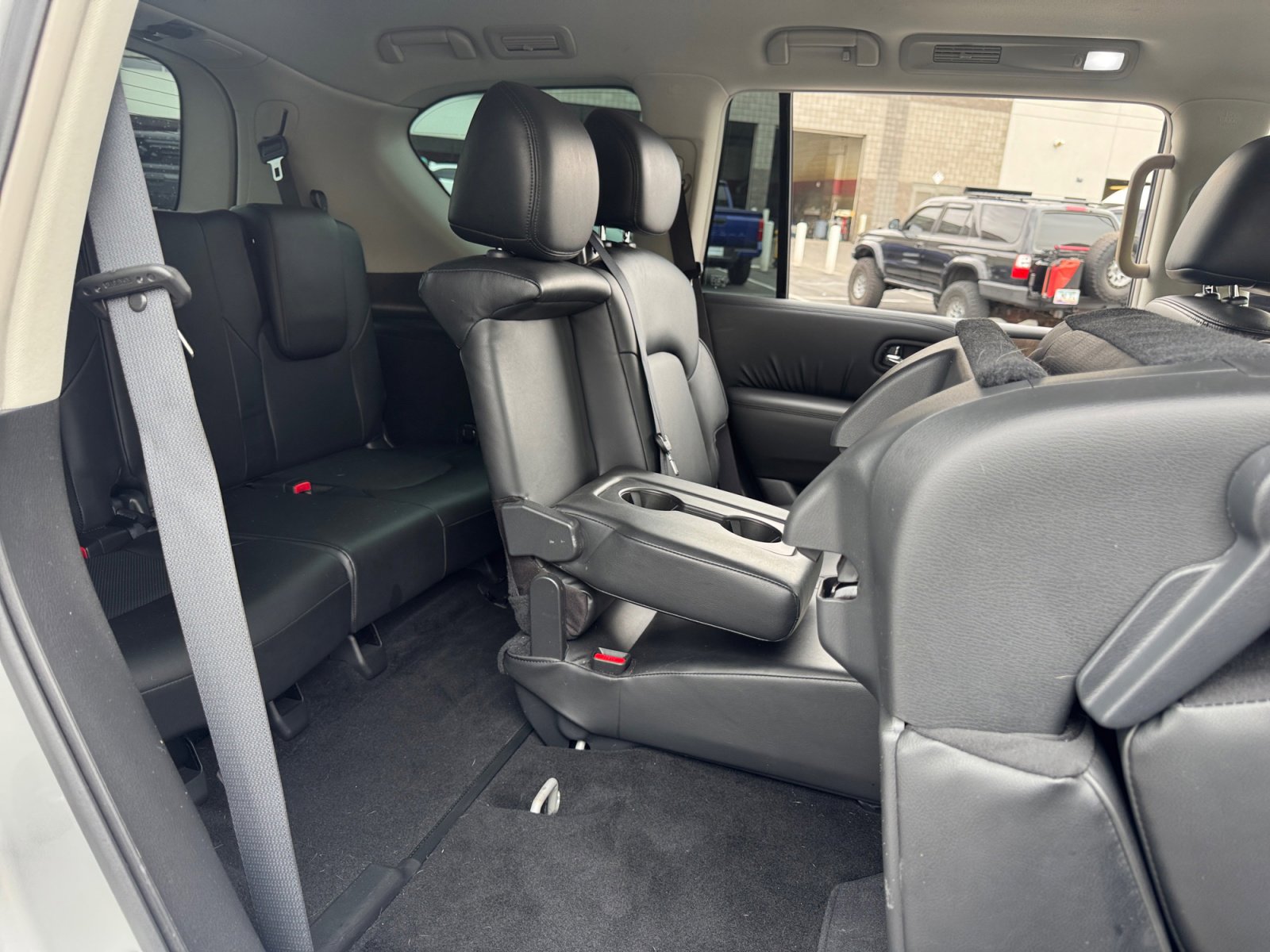 Used 2022 Nissan Armada SL image 31