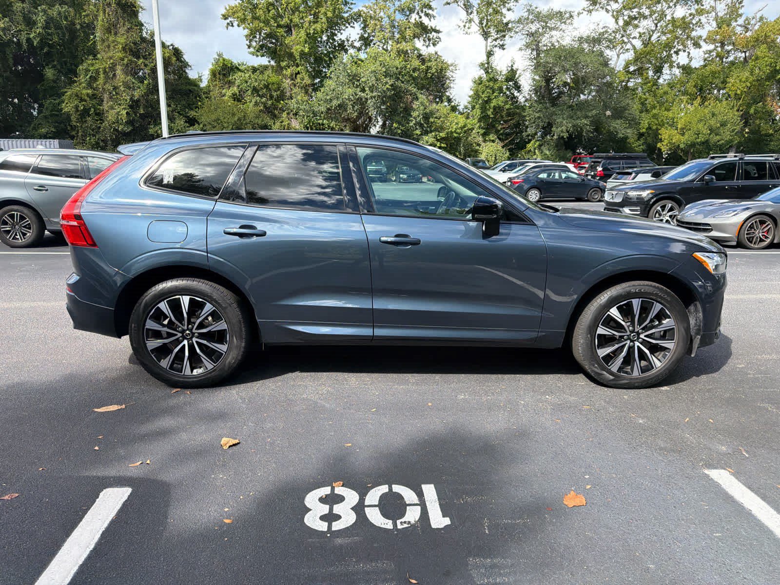 Used 2024 Volvo XC60 B5 Core w/ Protection Package Premier AWD/4WD image 17