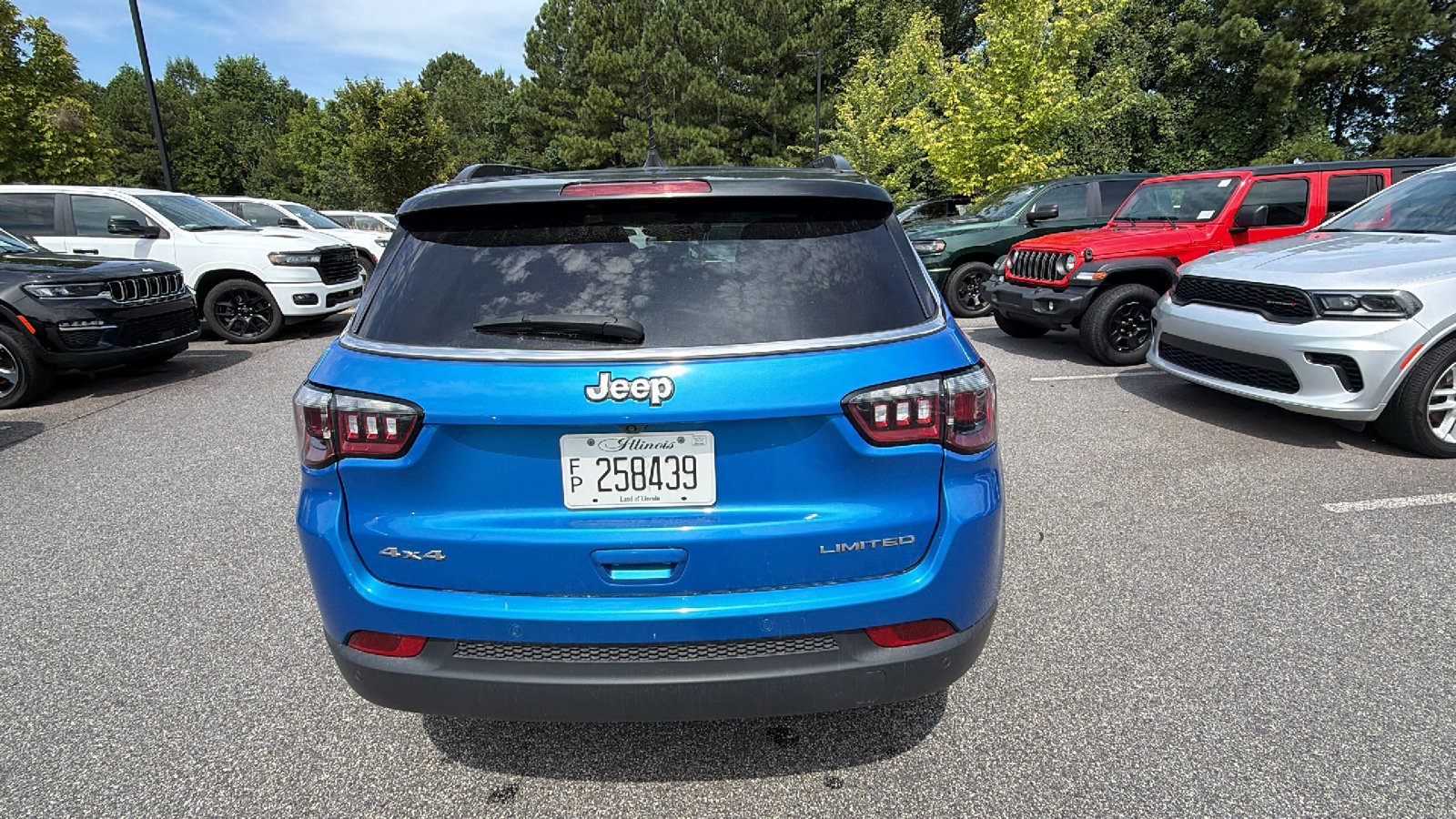 Used 2024 Jeep Compass Limited AWD/4WD image 9