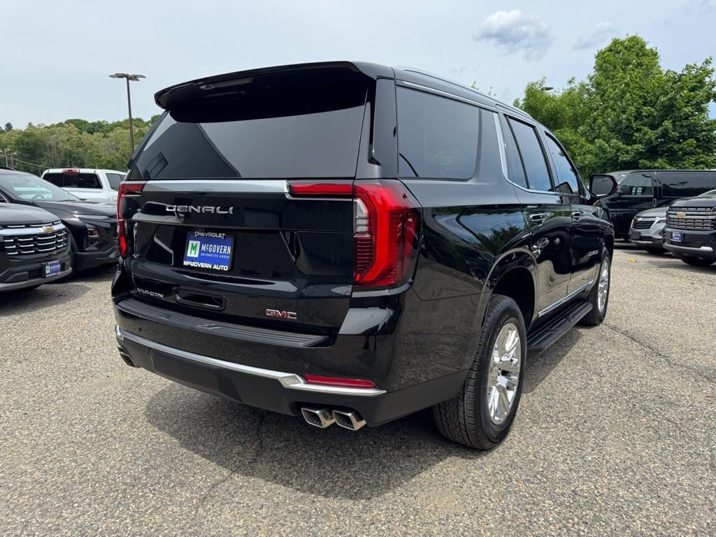 Used 2026 GMC Yukon Denali AWD/4WD image 7
