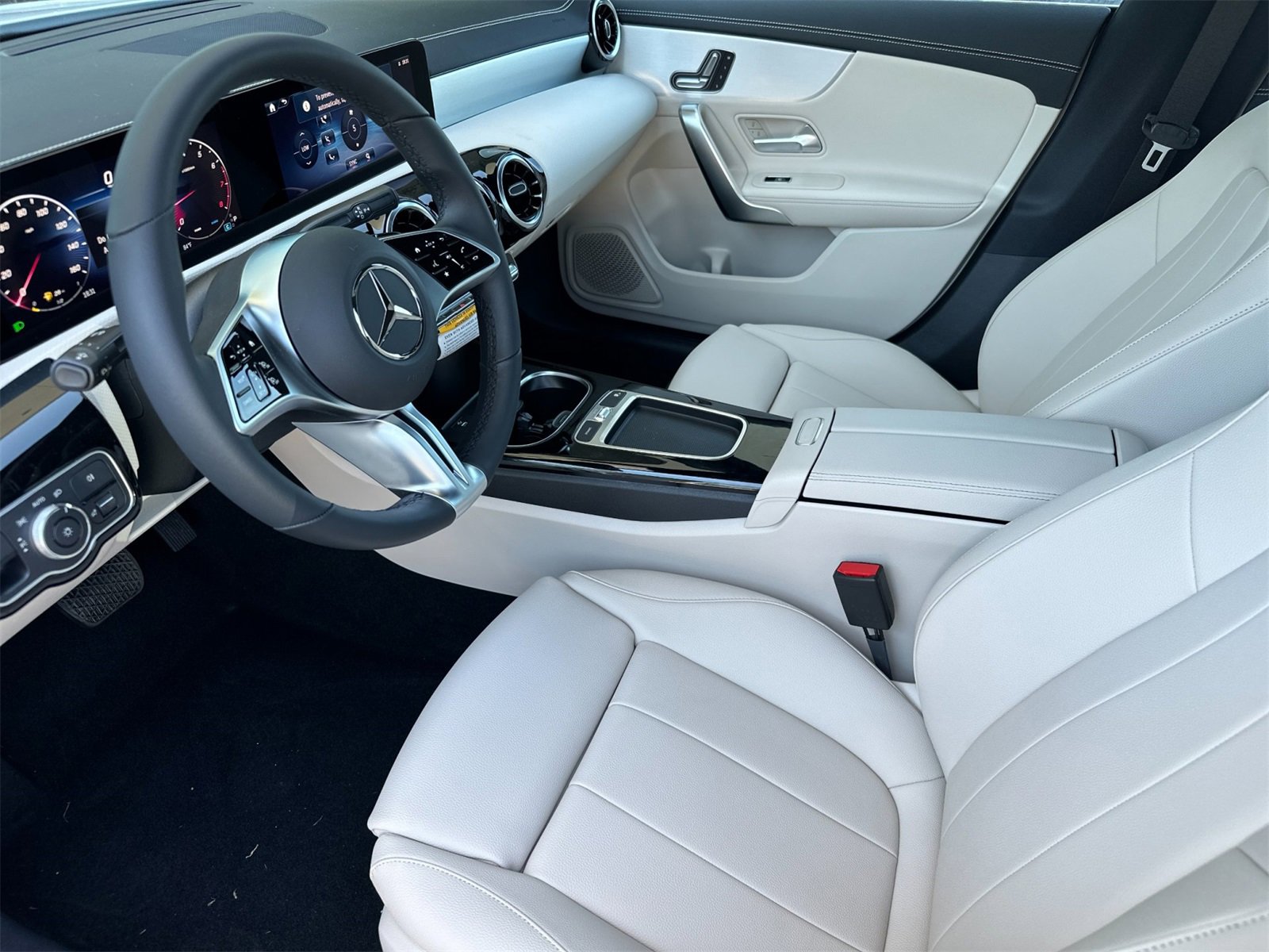 New 2025 Mercedes-Benz CLA 250 image 10