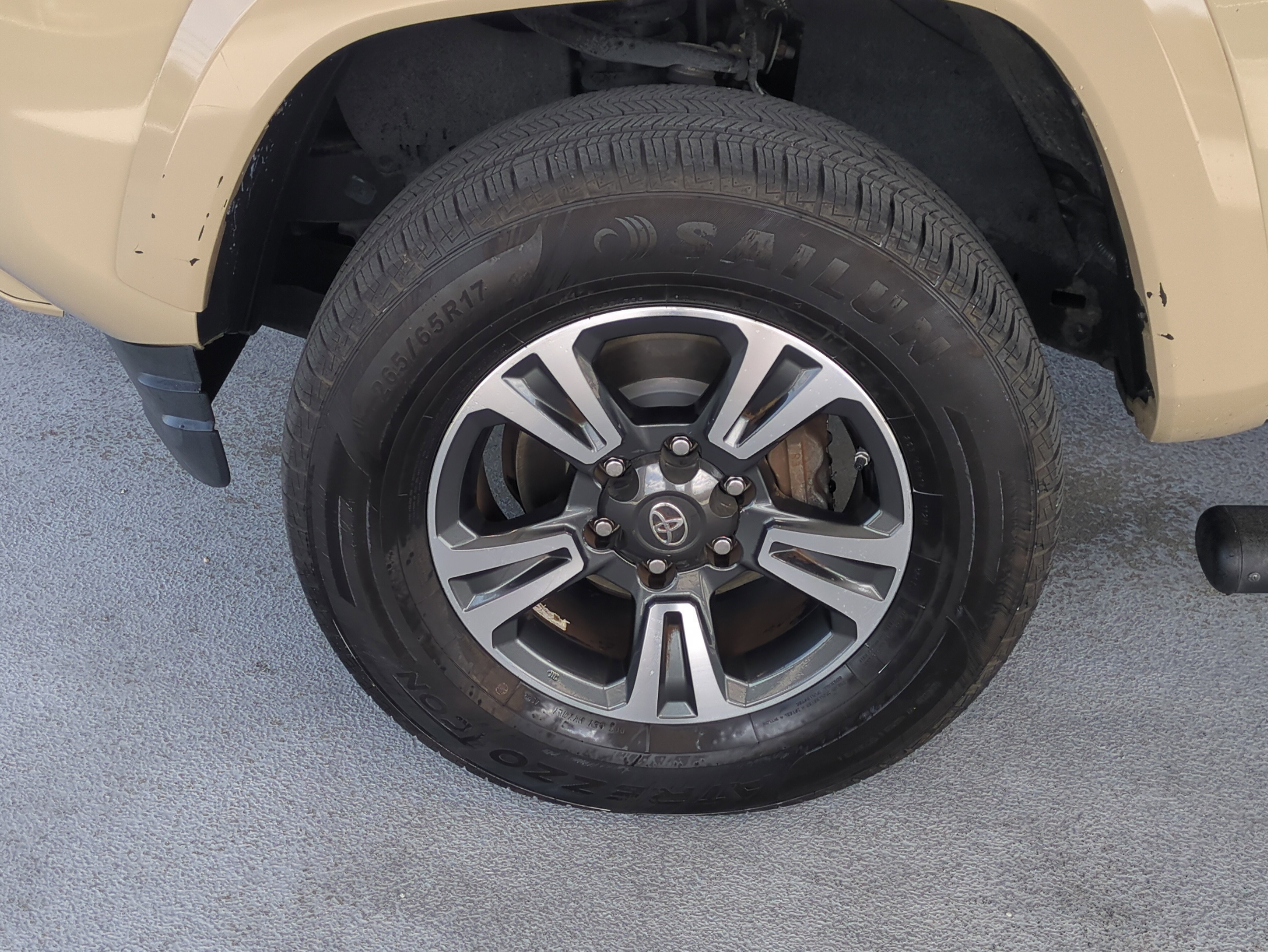 Used 2018 Toyota Tacoma TRD Sport image 11