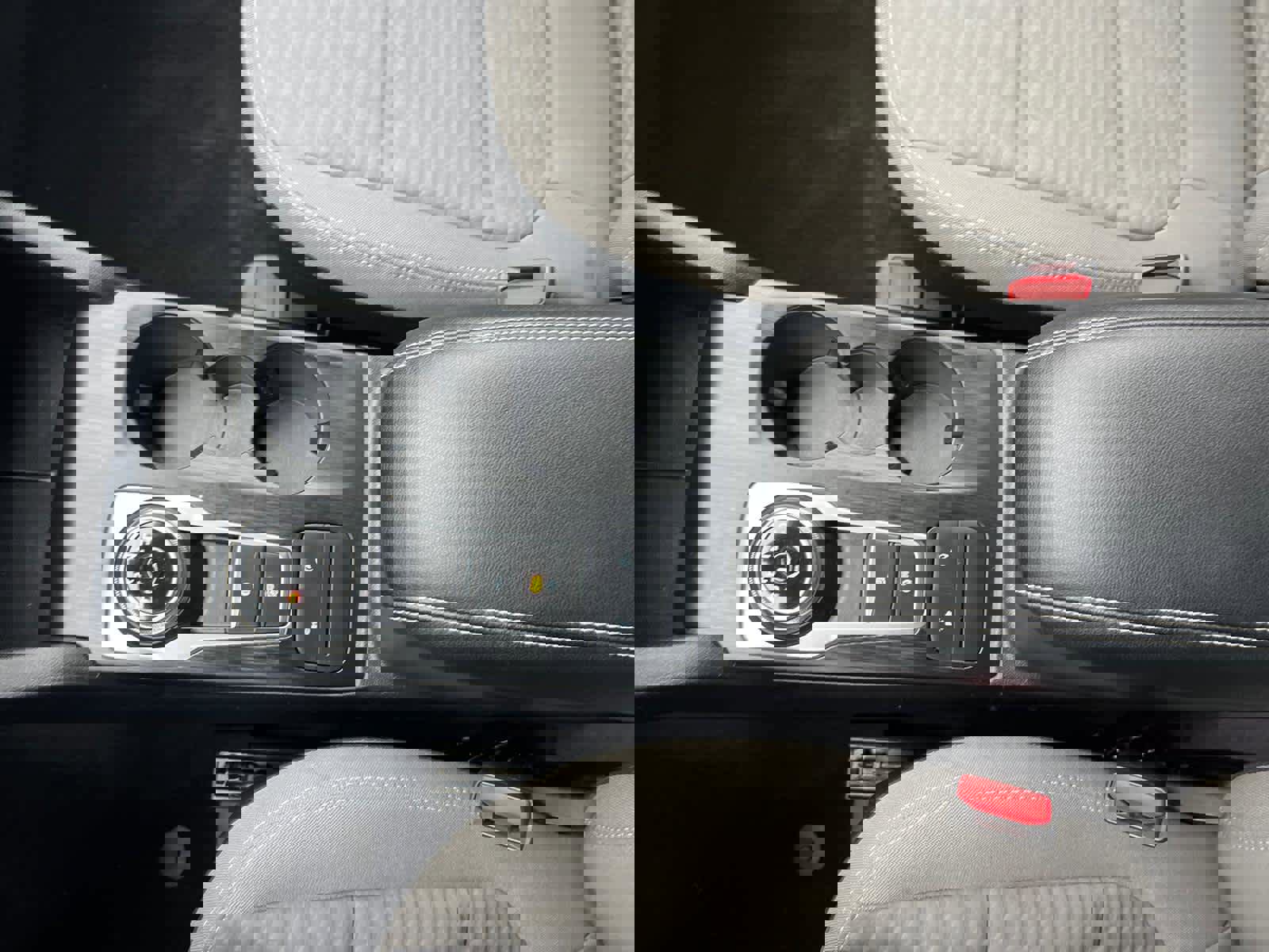 Used 2022 Ford Escape SE w/ Convenience Package image 25