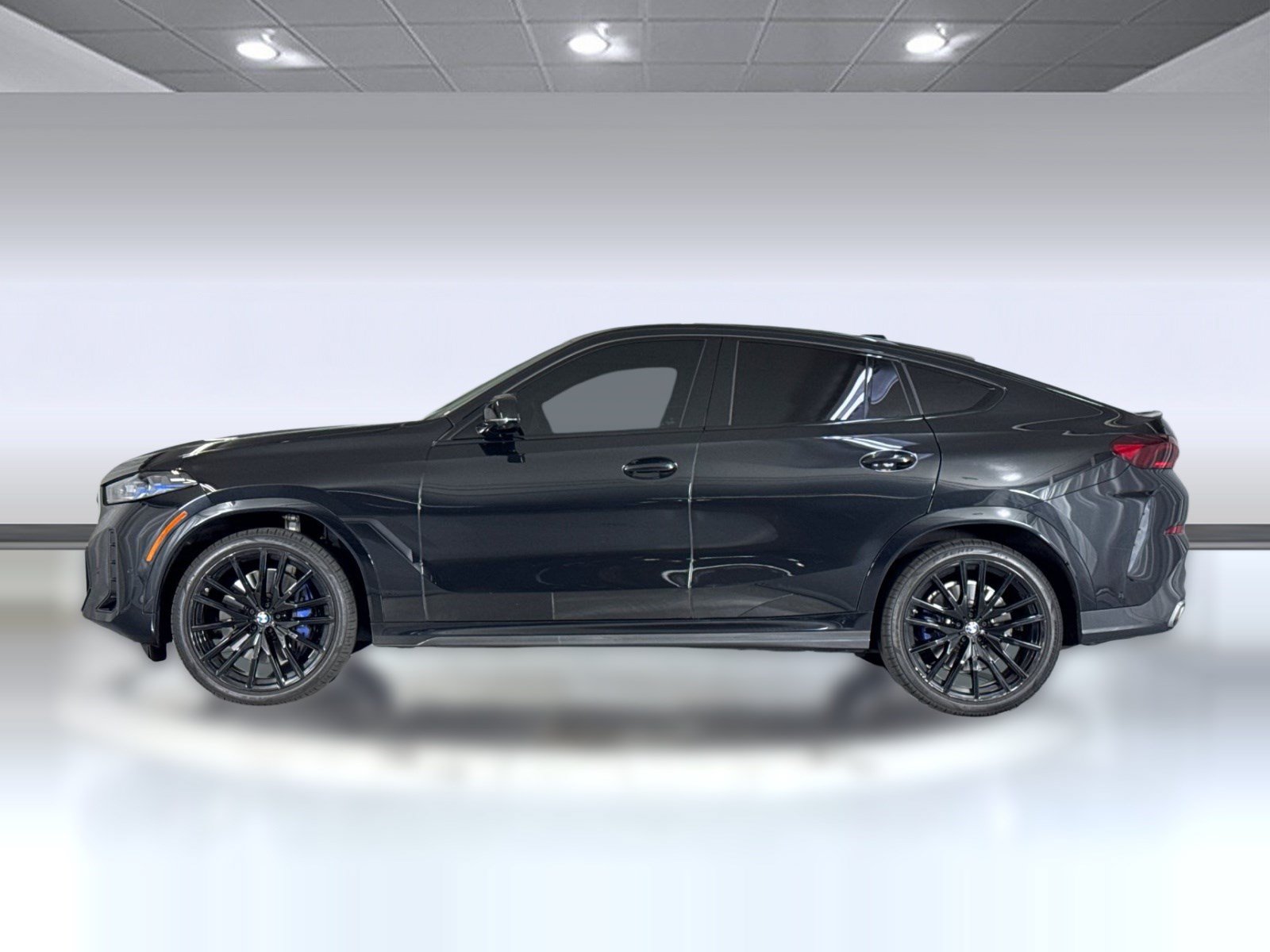 Used 2026 BMW X6 M60i w/ Parking Assistance Package AWD/4WD image 2
