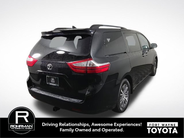 Used 2019 Toyota Sienna XLE Premium FWD image 7