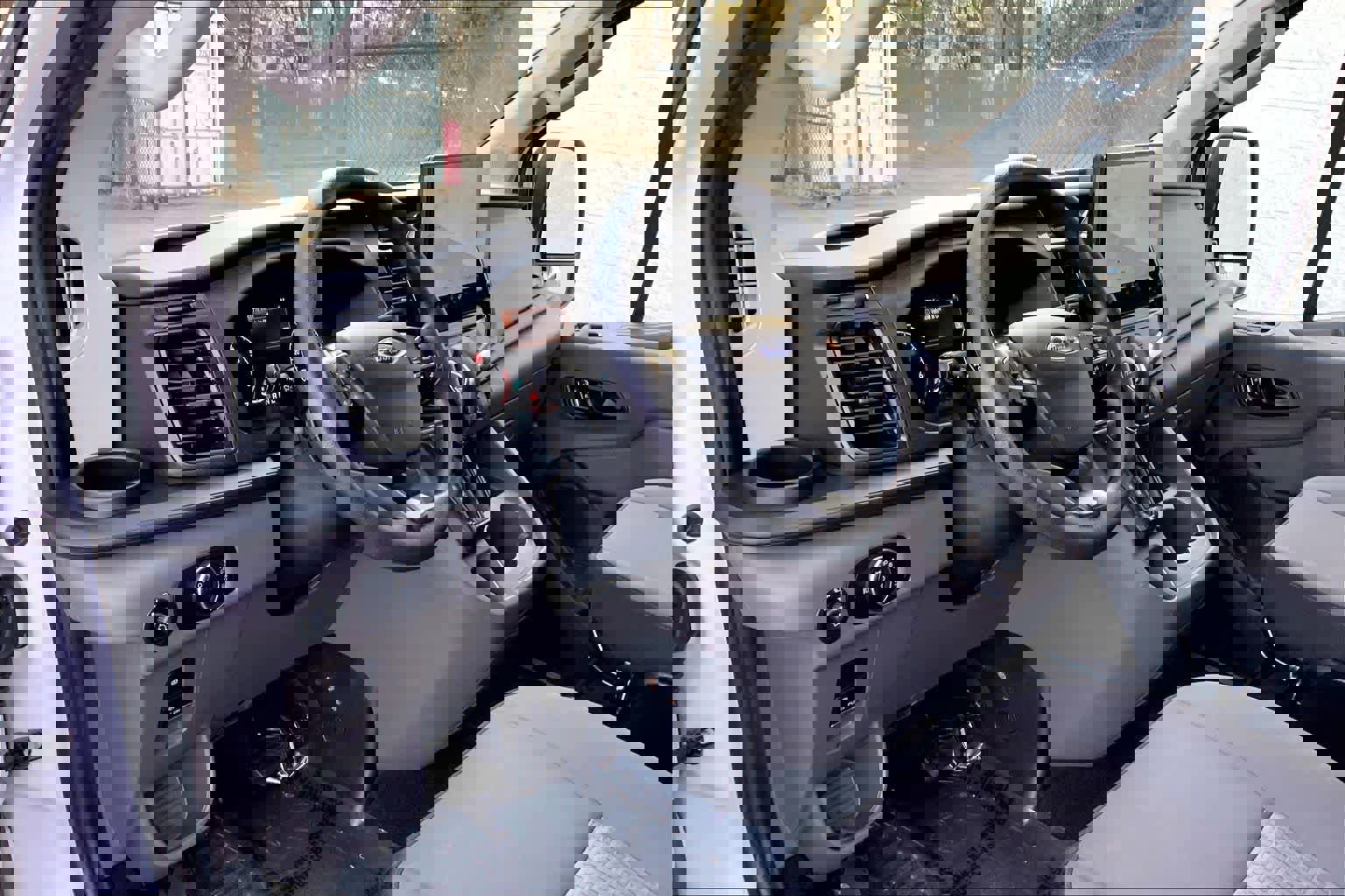 Used 2023 Ford Transit 350 XLT image 31