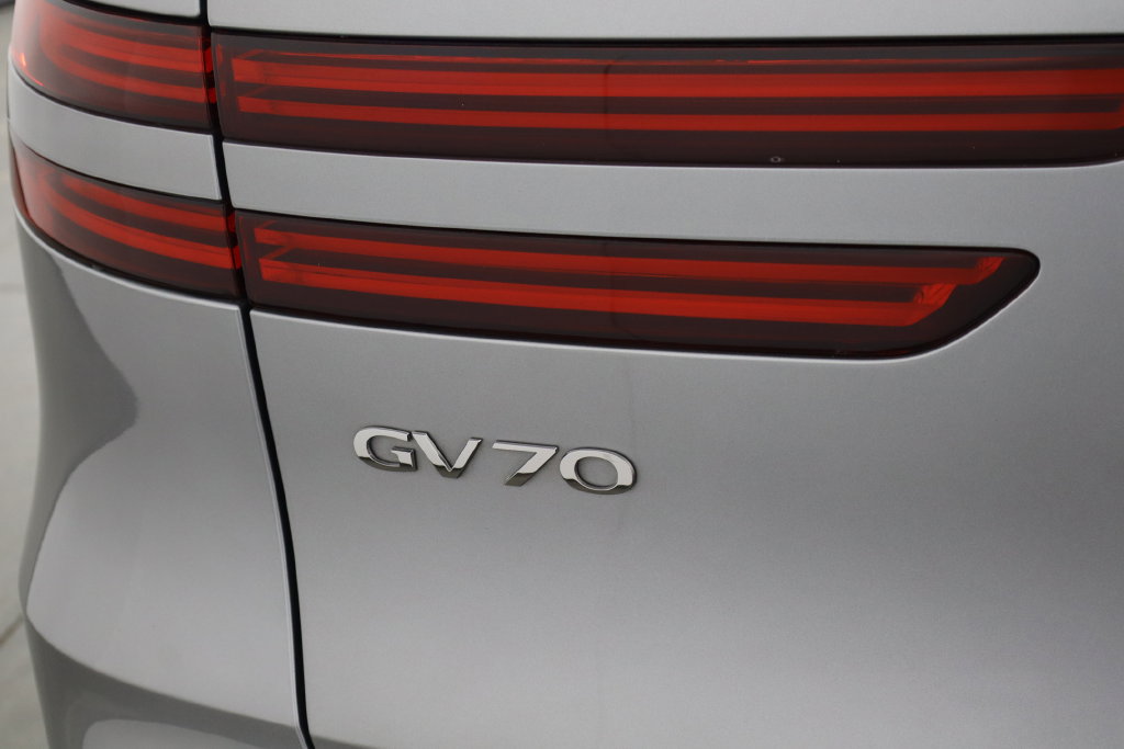Used 2023 Genesis Electrified GV70 AWD/4WD image 42