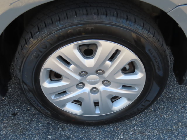 Used 2019 Dodge Journey SE FWD image 11