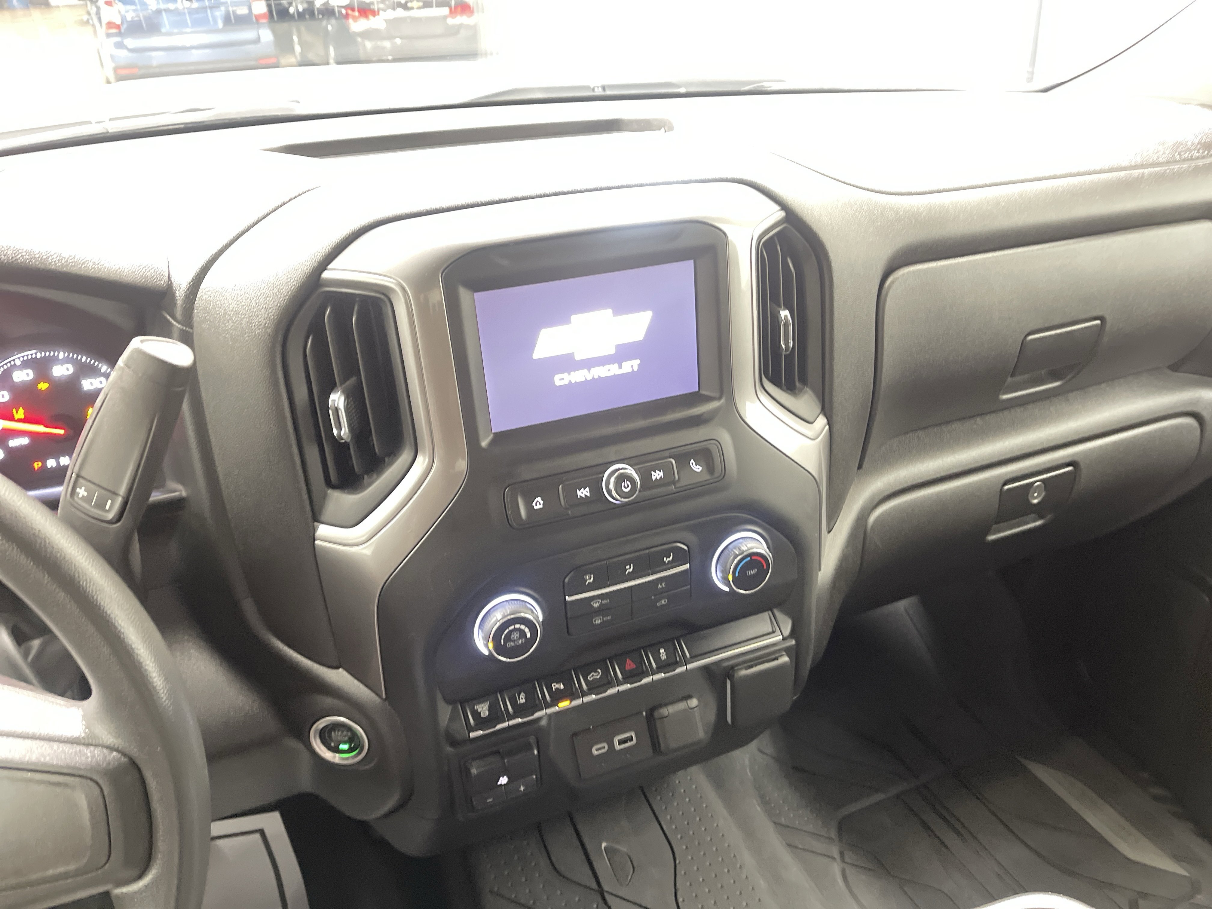 Used 2024 Chevrolet Silverado 2500 Custom w/ Custom Value Package image 28