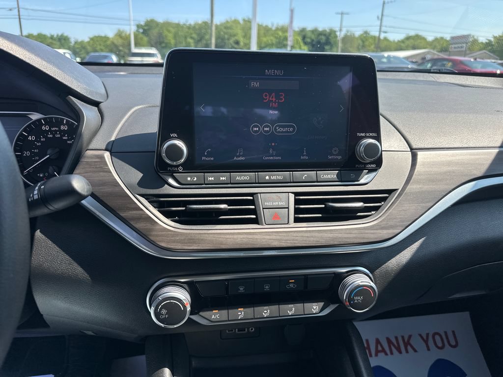 Used 2025 Nissan Altima 2.5 SV FWD image 23