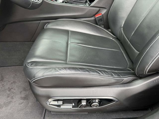 Used 2022 Jeep Grand Cherokee Overland w/ Advanced Protech Group III image 22