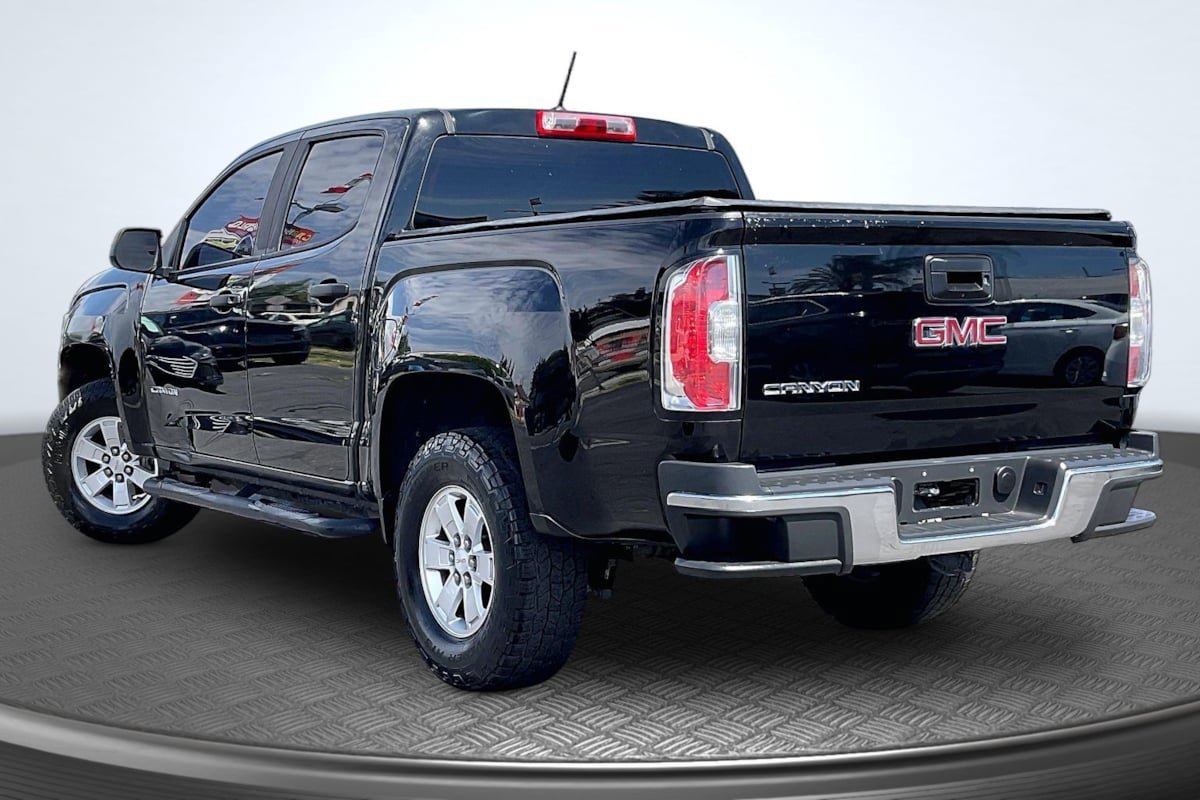 Used 2018 GMC Canyon 2WD Crew Cab w/ Convenience Package image 2