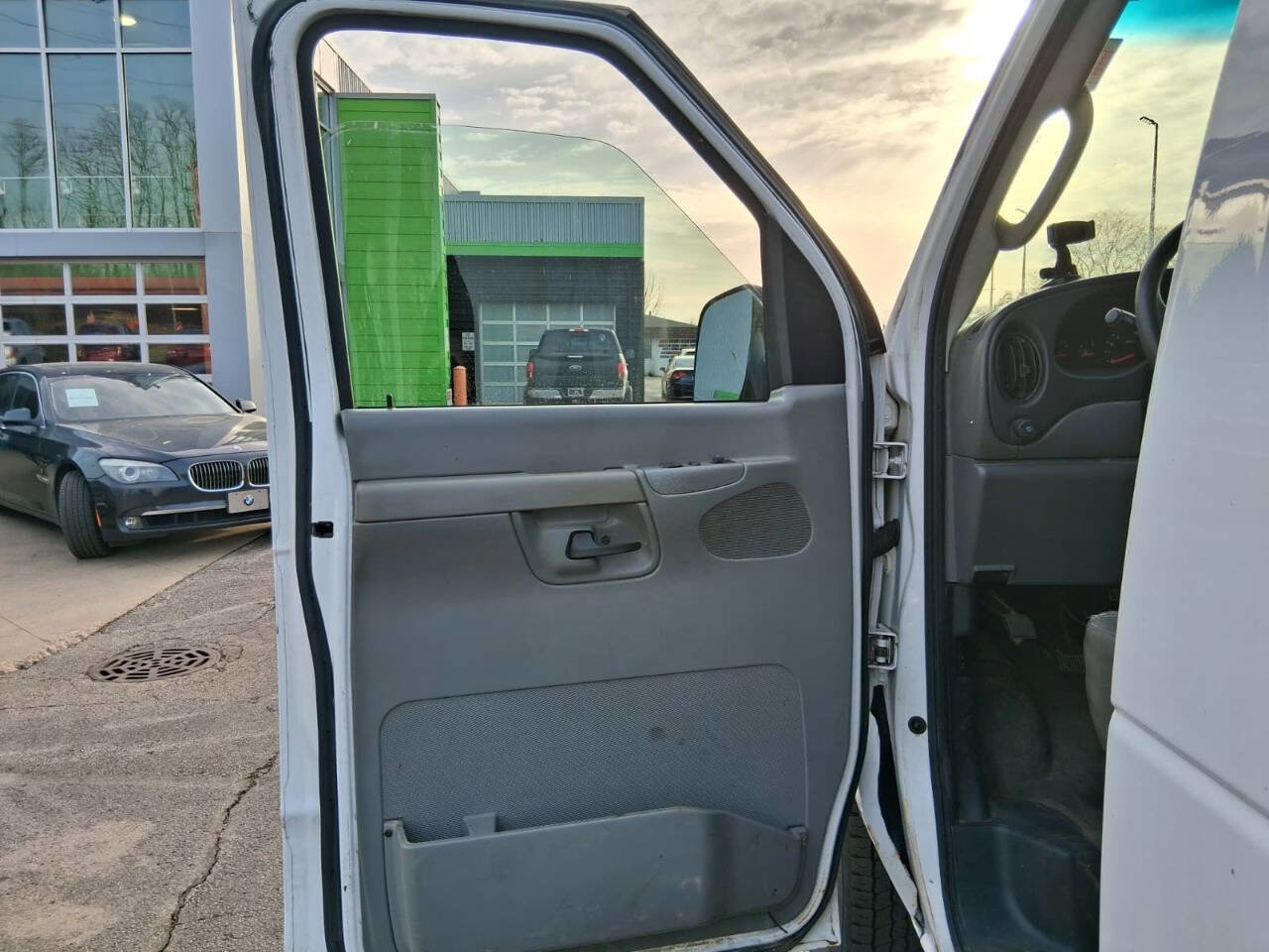 Used 2008 Ford E-150 and Econoline 150 image 13