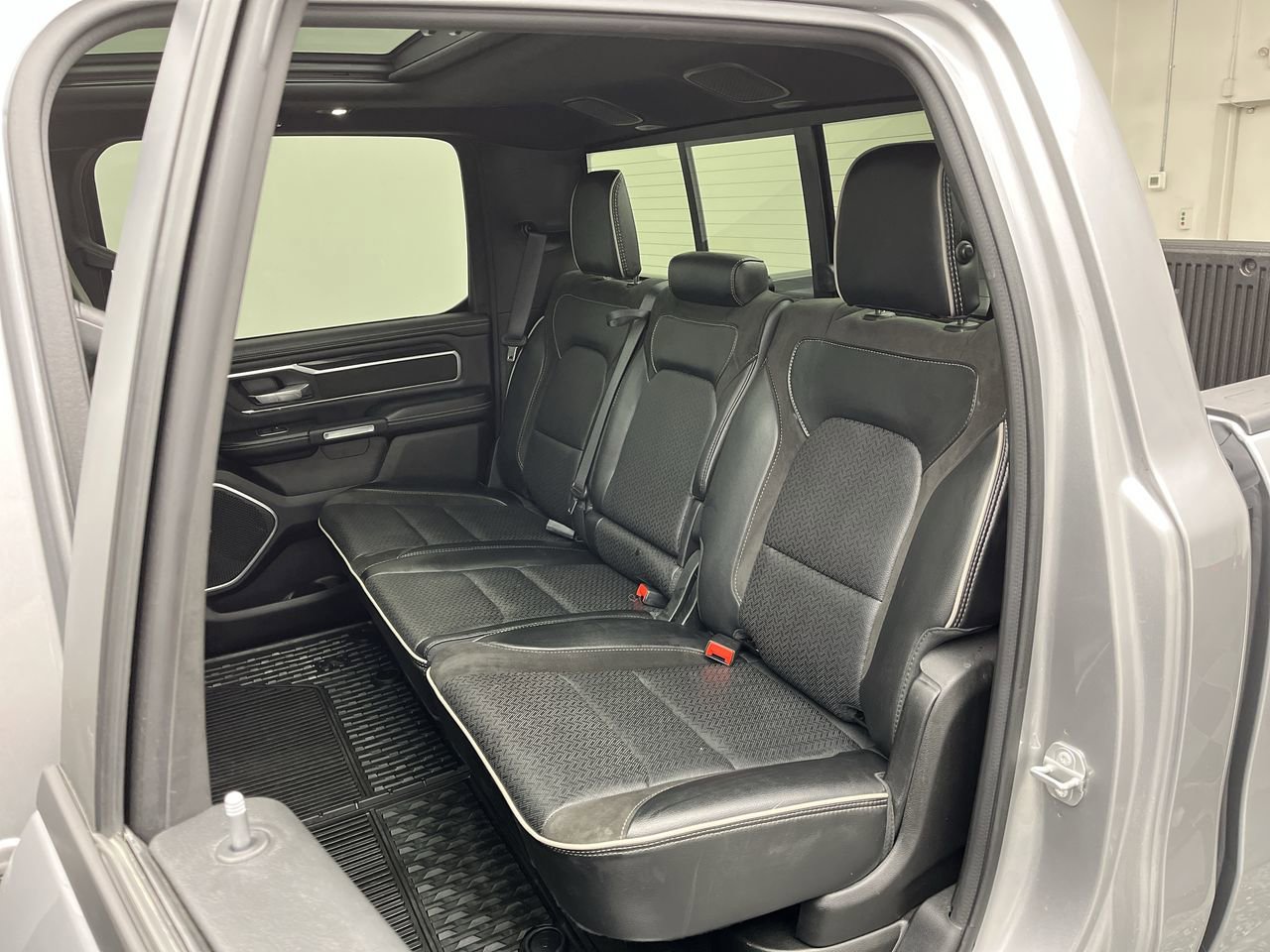 Used 2022 RAM 1500 Laramie w/ Sport Appearance Package AWD/4WD image 13