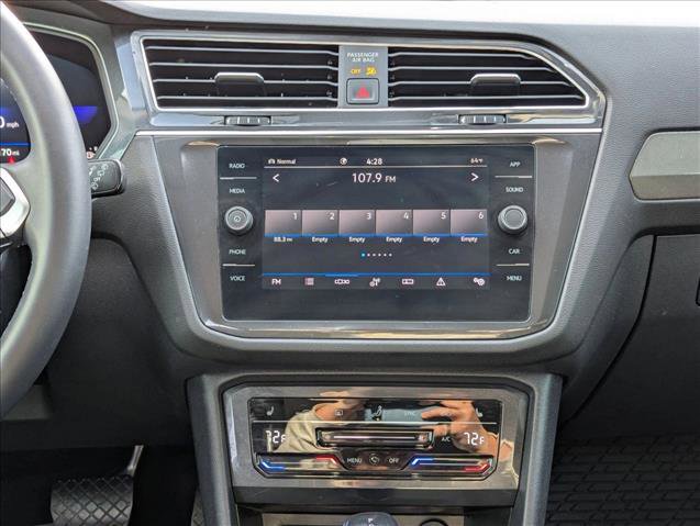 Used 2022 Volkswagen Tiguan SE image 14
