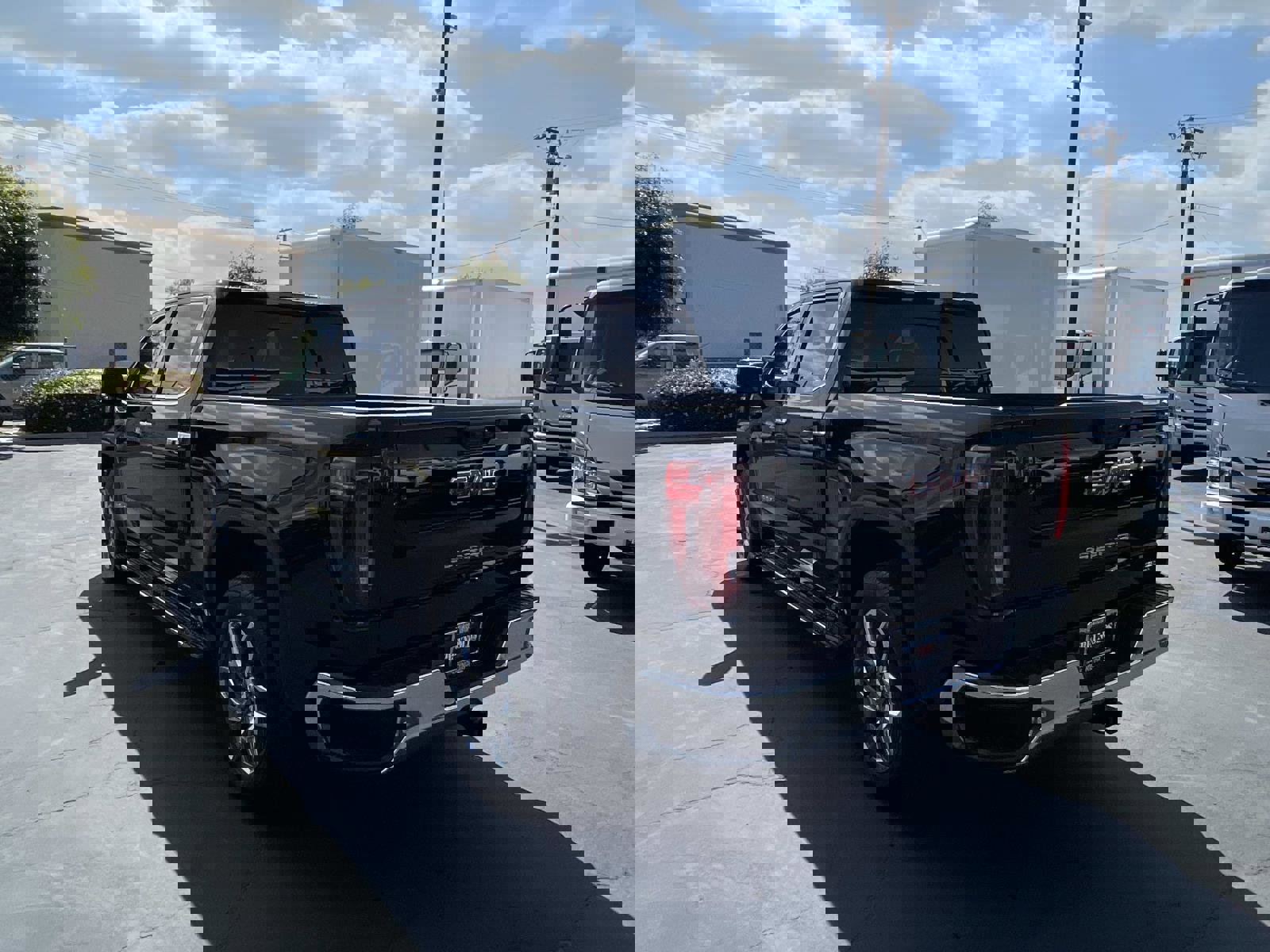 New 2026 GMC Sierra 1500 SLT w/ SLT Premium Plus Package image 7