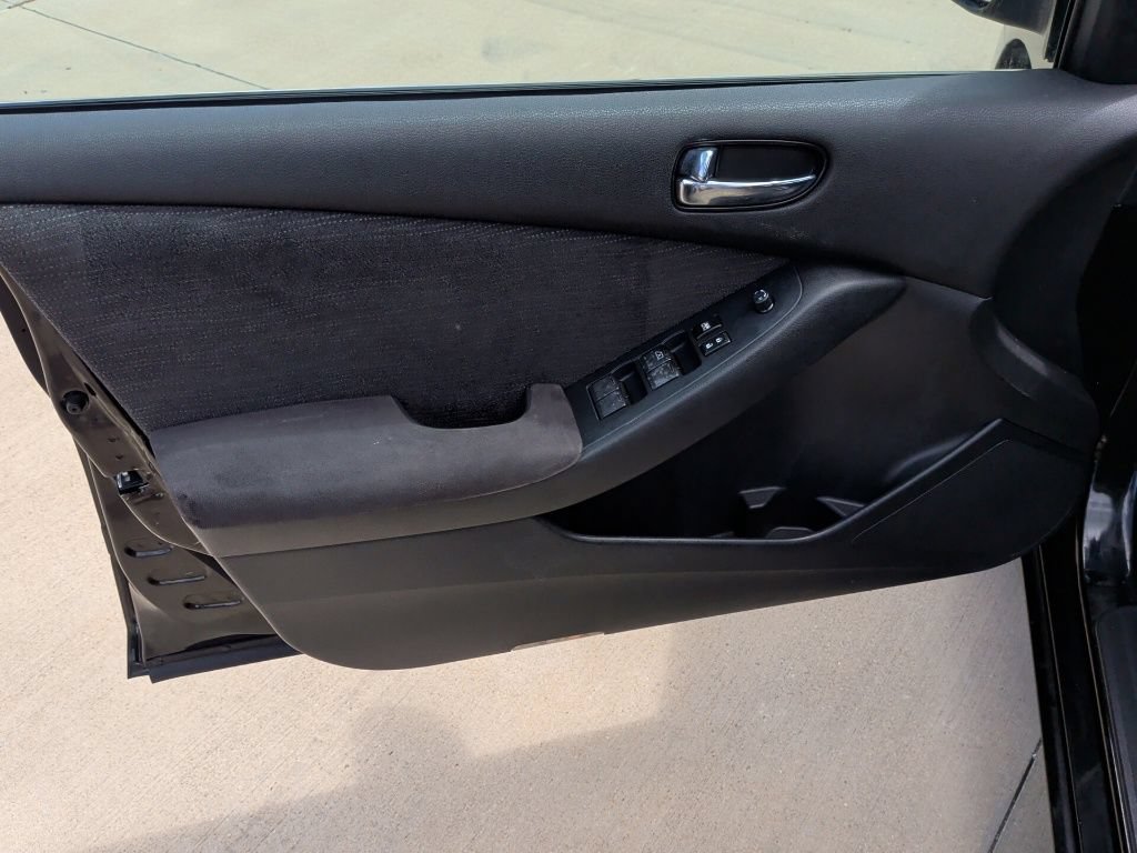 Used 2012 Nissan Altima 2.5 S FWD image 10