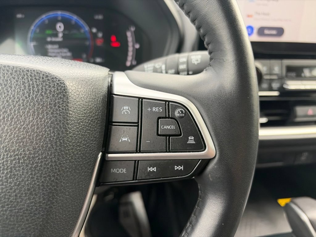 Used 2025 Toyota Grand Highlander AWD image 25