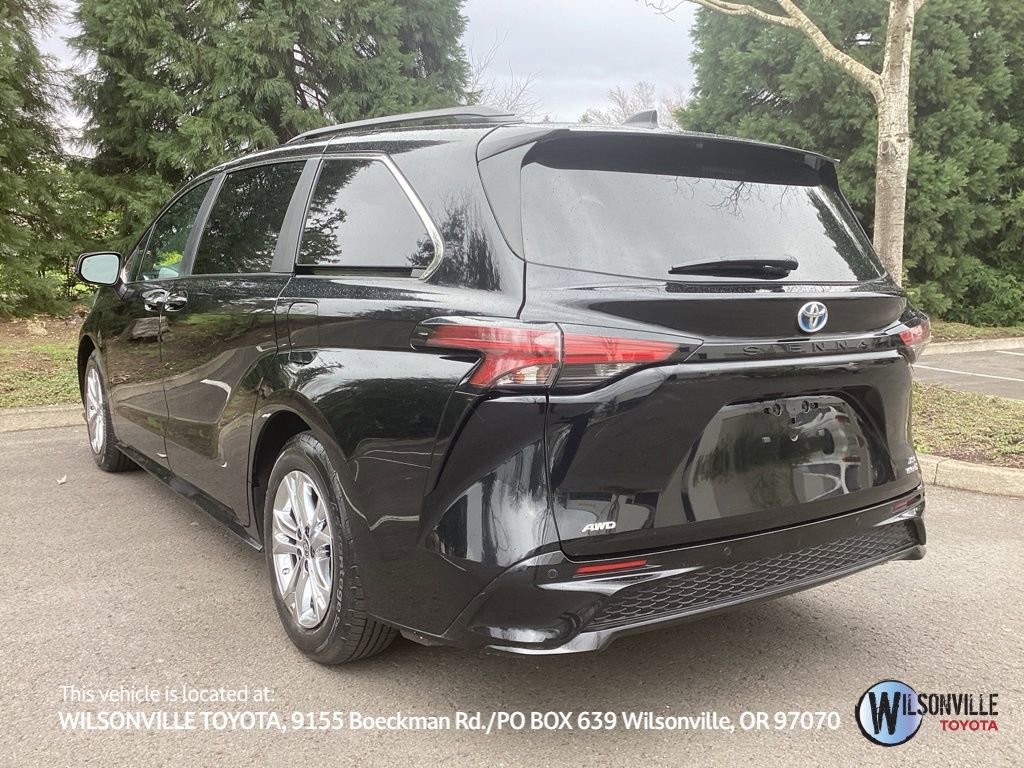 Used 2022 Toyota Sienna XSE w/ XSE Plus Package image 12