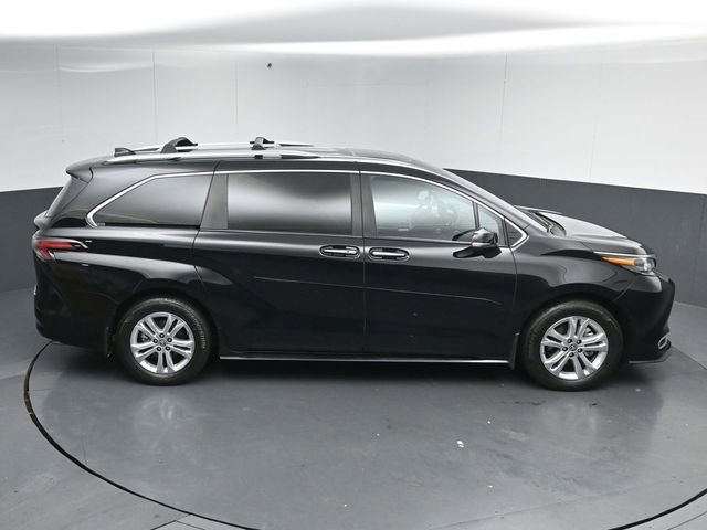 Used 2024 Toyota Sienna Platinum AWD/4WD image 51