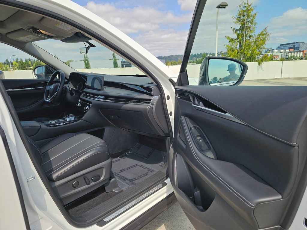 Certified 2024 INFINITI QX60 Pure image 15