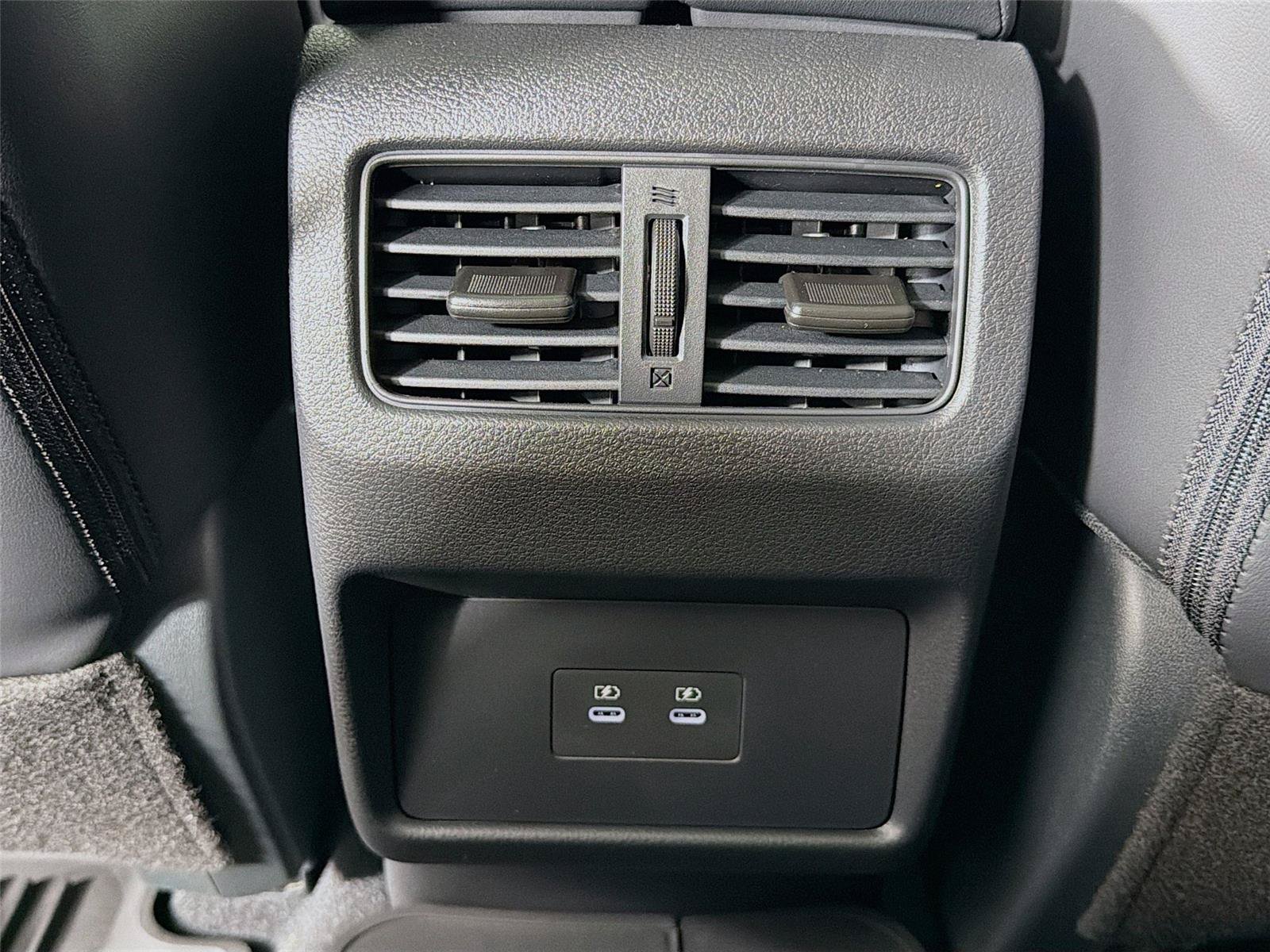 Used 2026 Nissan Rogue Dark Armor AWD/4WD image 27