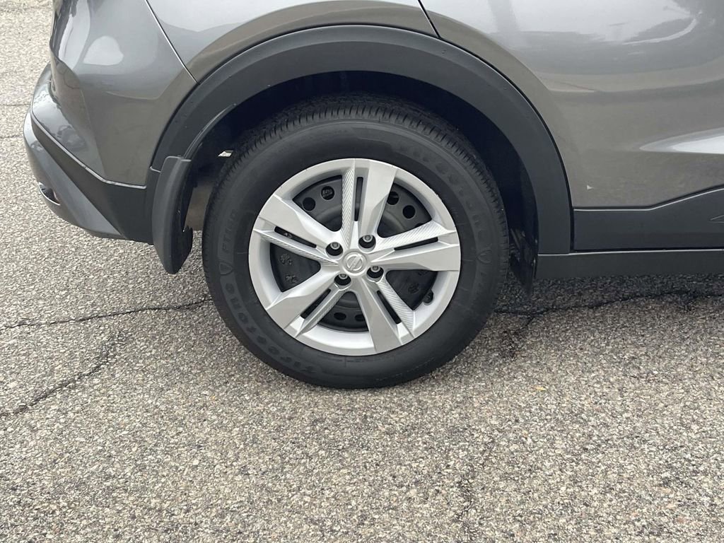 Used 2025 Nissan Kicks Play S image 7