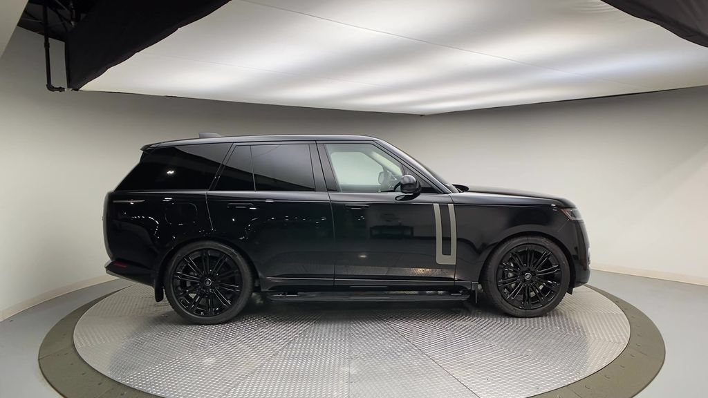 Certified 2023 Land Rover Range Rover SE AWD/4WD image 9
