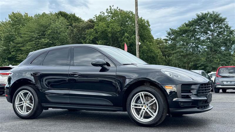 Used 2020 Porsche Macan w/ Premium Package Plus AWD/4WD image 3