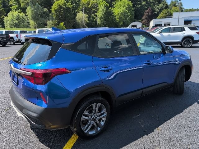 Used 2021 Kia Seltos LX AWD/4WD image 5