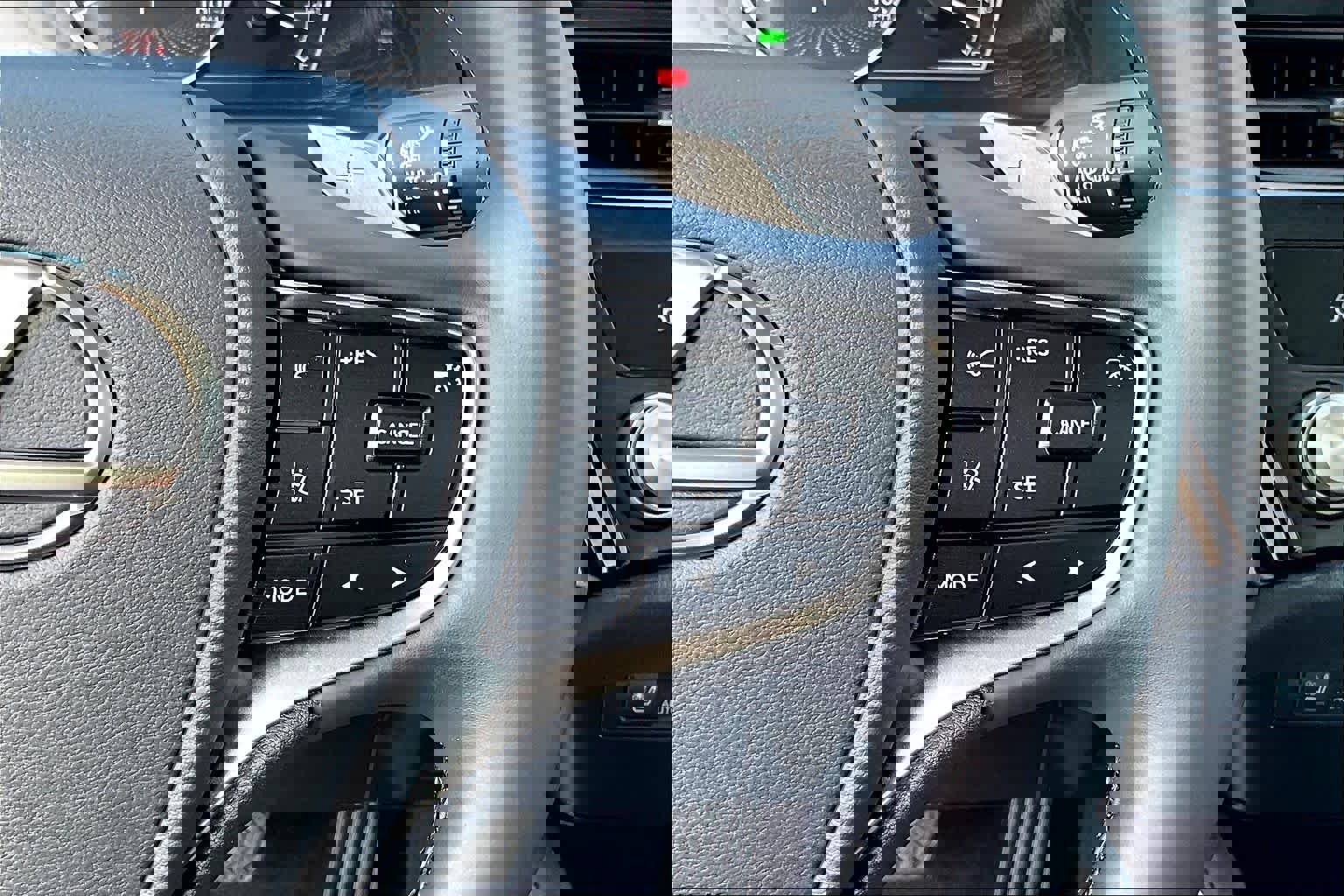 Certified 2025 Lexus ES 300h w/ Premium Package image 23