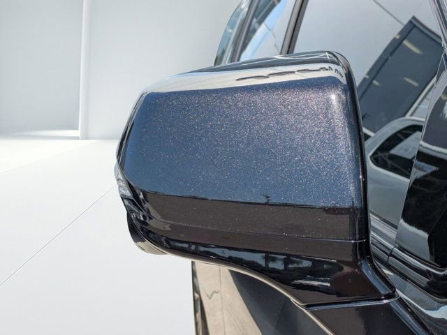 Used 2024 Cadillac Escalade ESV V image 10