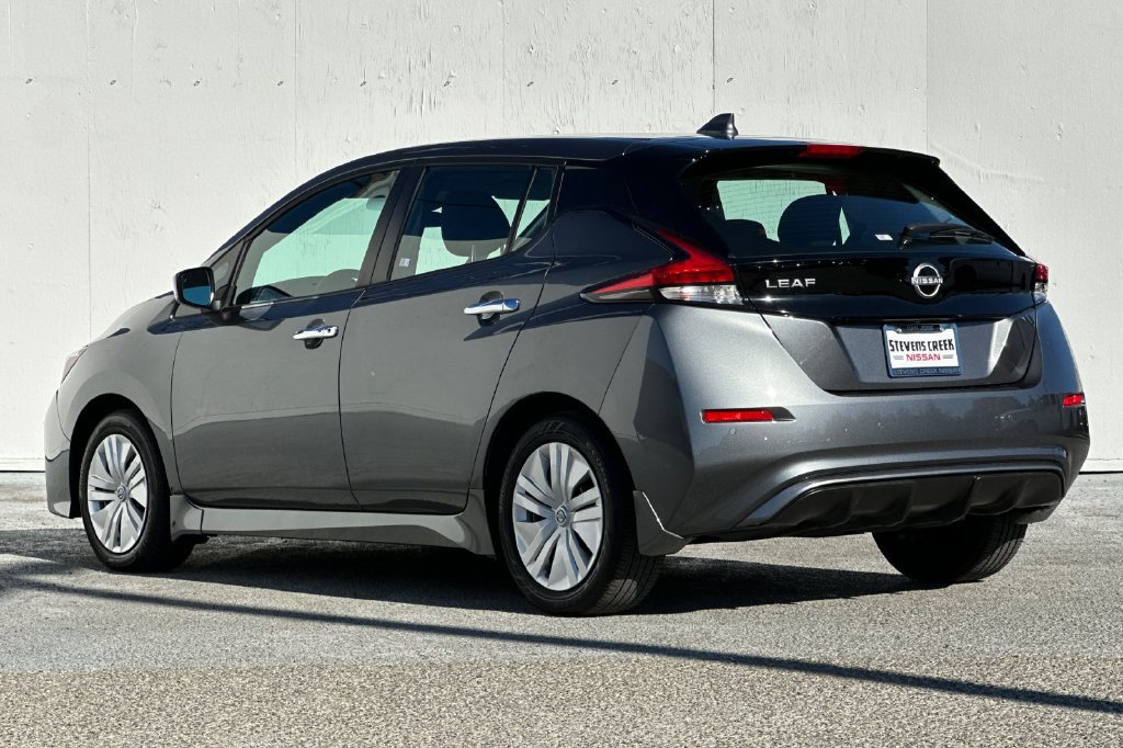 Used 2025 Nissan Leaf S FWD image 5