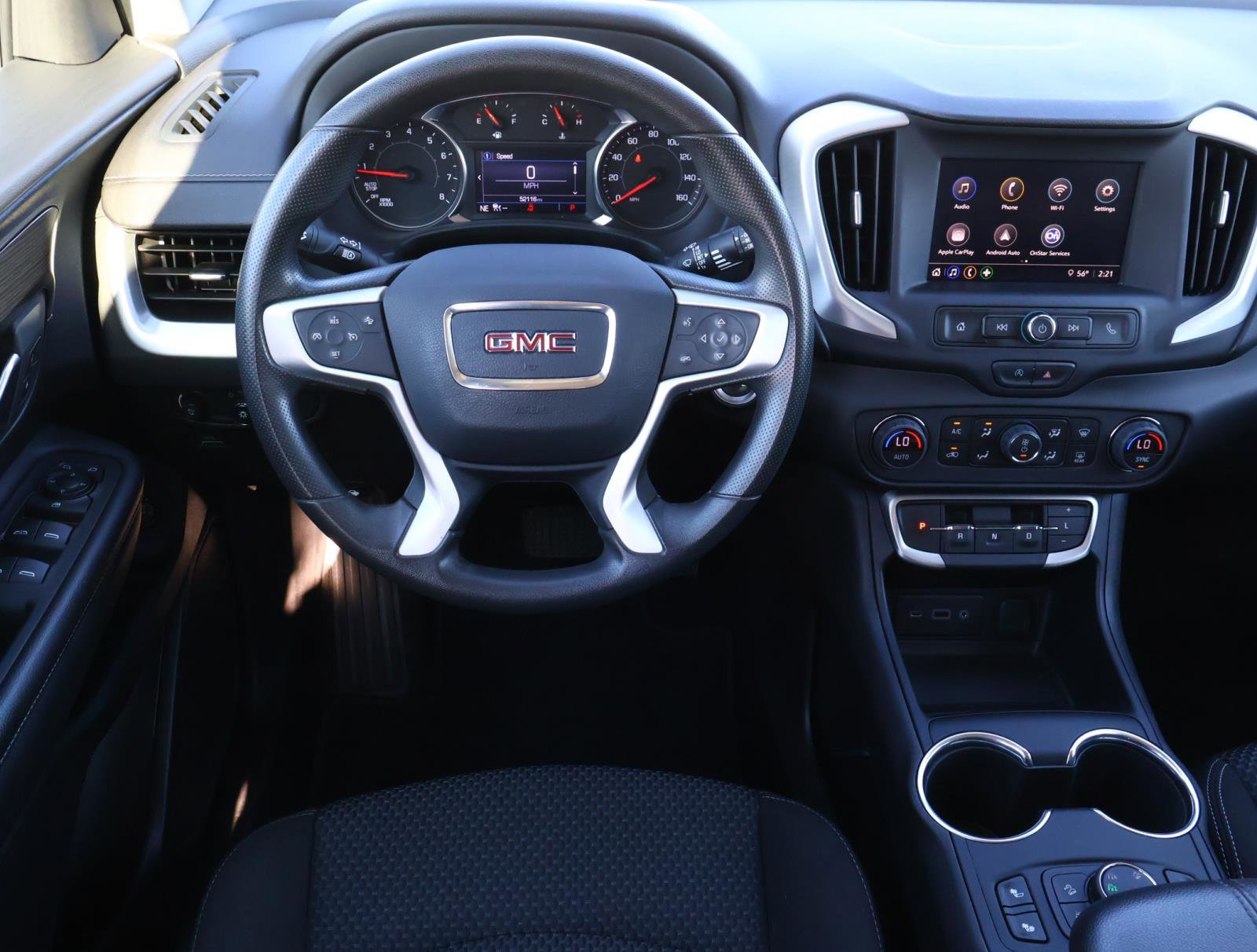 Used 2023 GMC Terrain SLE w/ Driver Convenience Package image 9